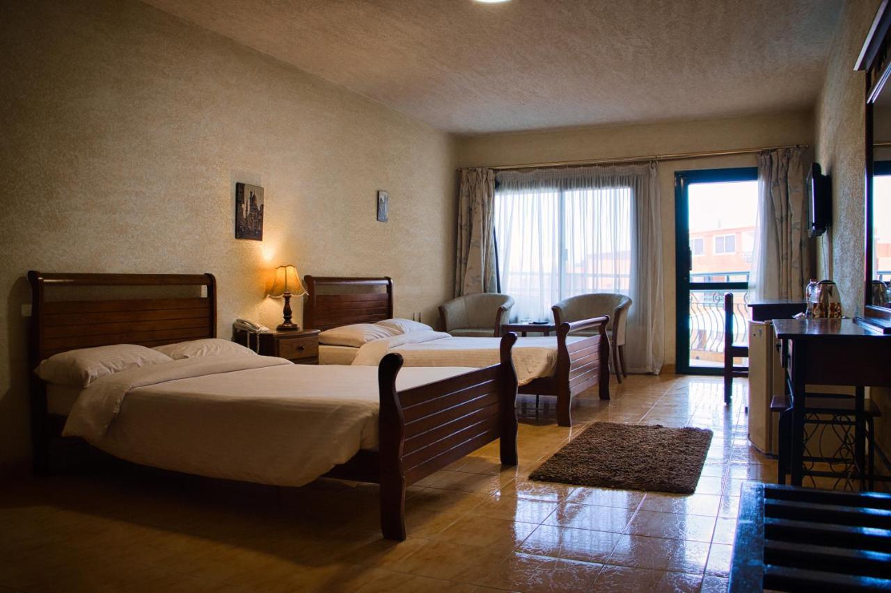קינג מריאוט Adham Compound Hotel מראה חיצוני תמונה