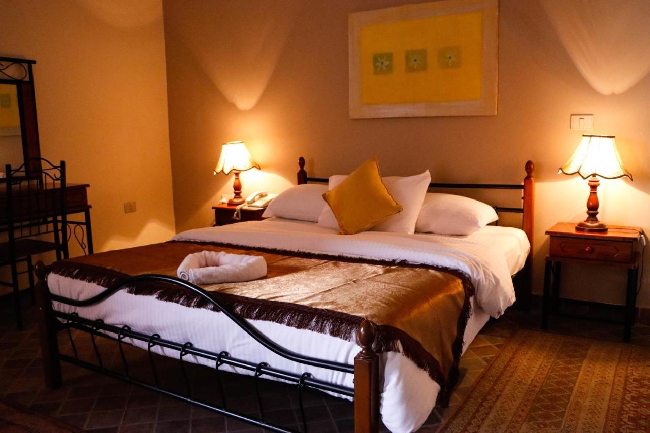 קינג מריאוט Adham Compound Hotel מראה חיצוני תמונה