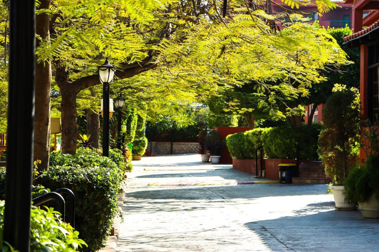 קינג מריאוט Adham Compound Hotel מראה חיצוני תמונה