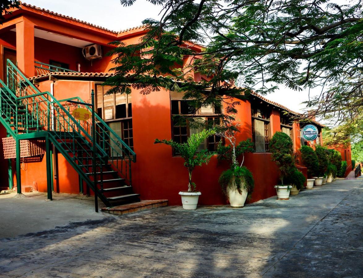 קינג מריאוט Adham Compound Hotel מראה חיצוני תמונה