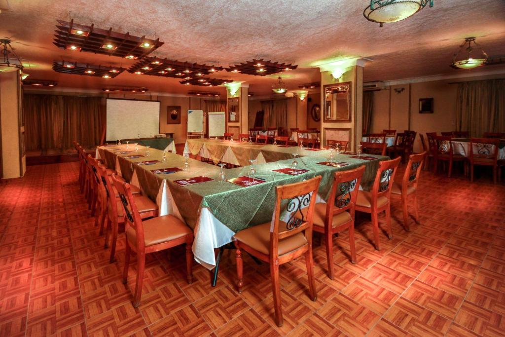 קינג מריאוט Adham Compound Hotel מראה חיצוני תמונה
