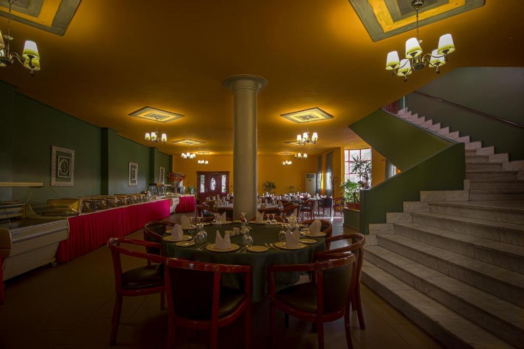 קינג מריאוט Adham Compound Hotel מראה חיצוני תמונה